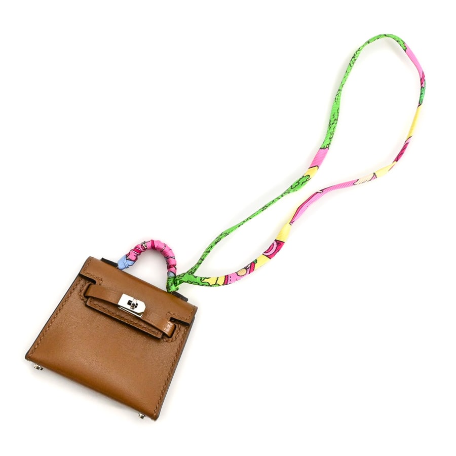 ケリーツイリー アルザン ストラップ含む全長:約25cm/チャーム:約W6.5xH7.7cm(実寸)