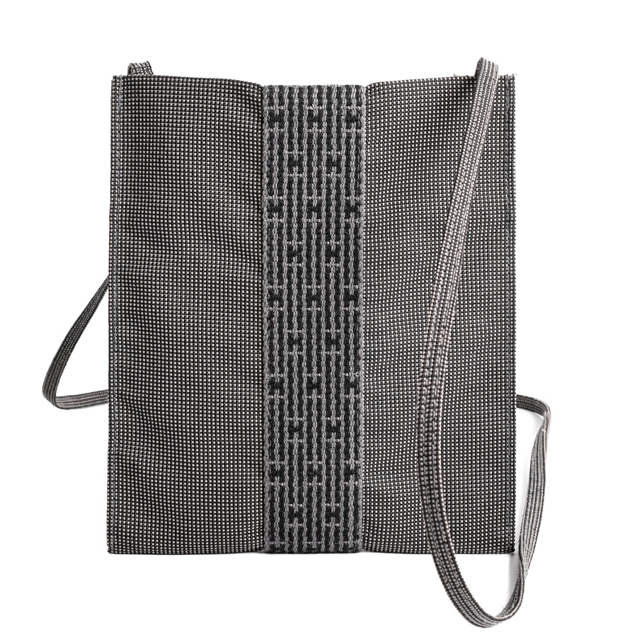 エールラインポシェット グレー 約W17xH19cm
