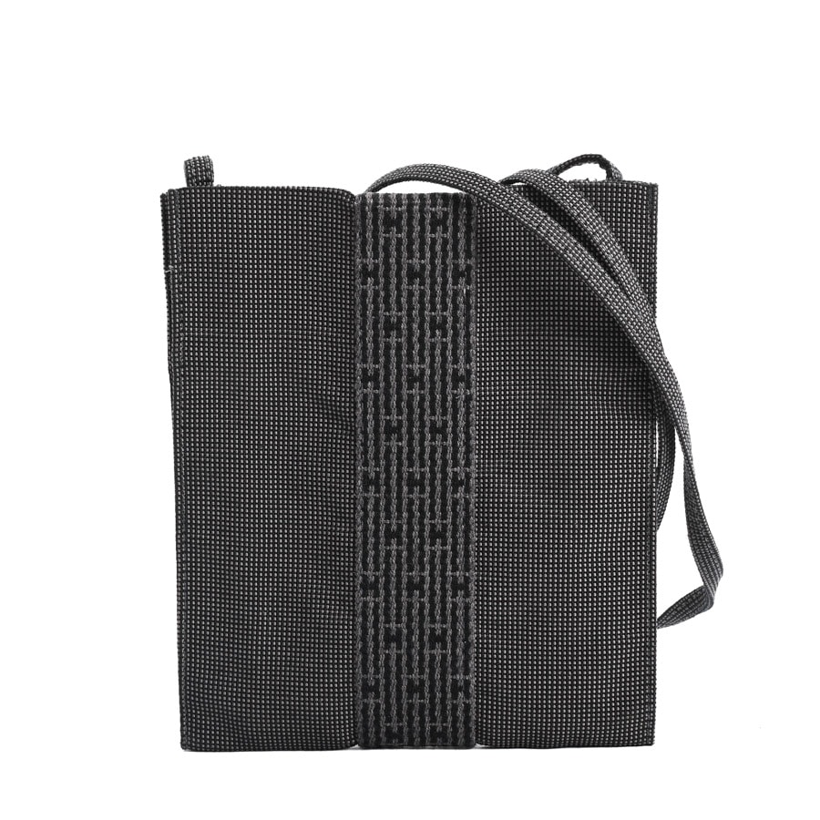 エールラインポシェット グレー 約W16xH19cm(実寸)