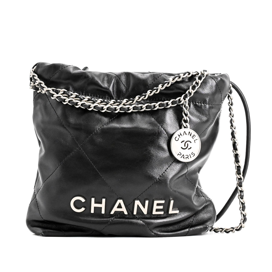 CHANEL22ミニハンドバッグ ブラック 約W18xH18xD6cm(実寸)