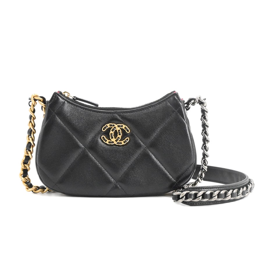 CHANEL19チェーンクラッチ ブラック 約W20xH11xD4cm(実寸)