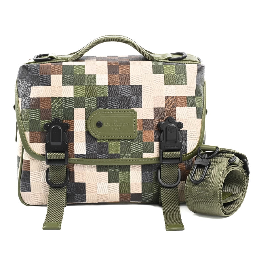 LVトレイルメッセンジャー カーキ 約W27xH19xD10cm(実寸)