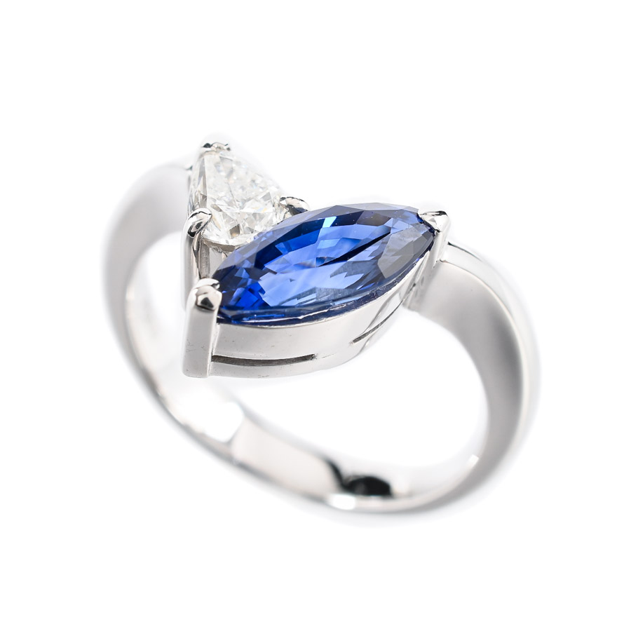 【中古A品】  ノンブランドジュエリー サファイア リング   プラチナ900 横浜関内店