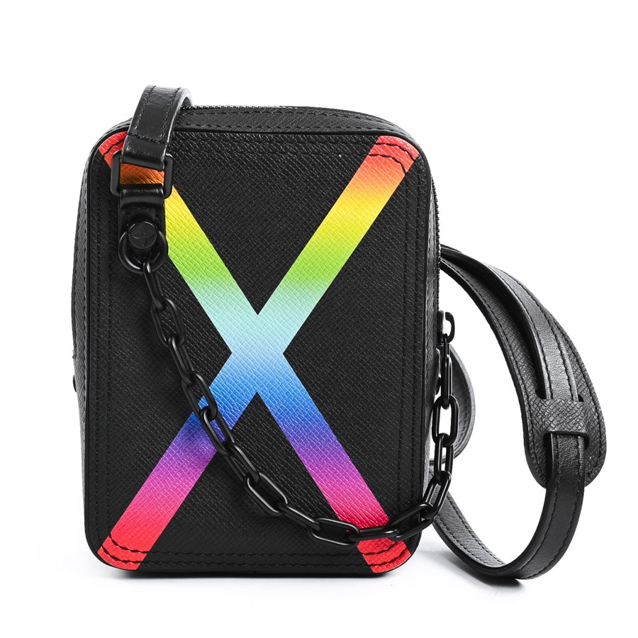 ダヌーブメッセンジャー ブラック 約W12xH16xD4cm(実寸)