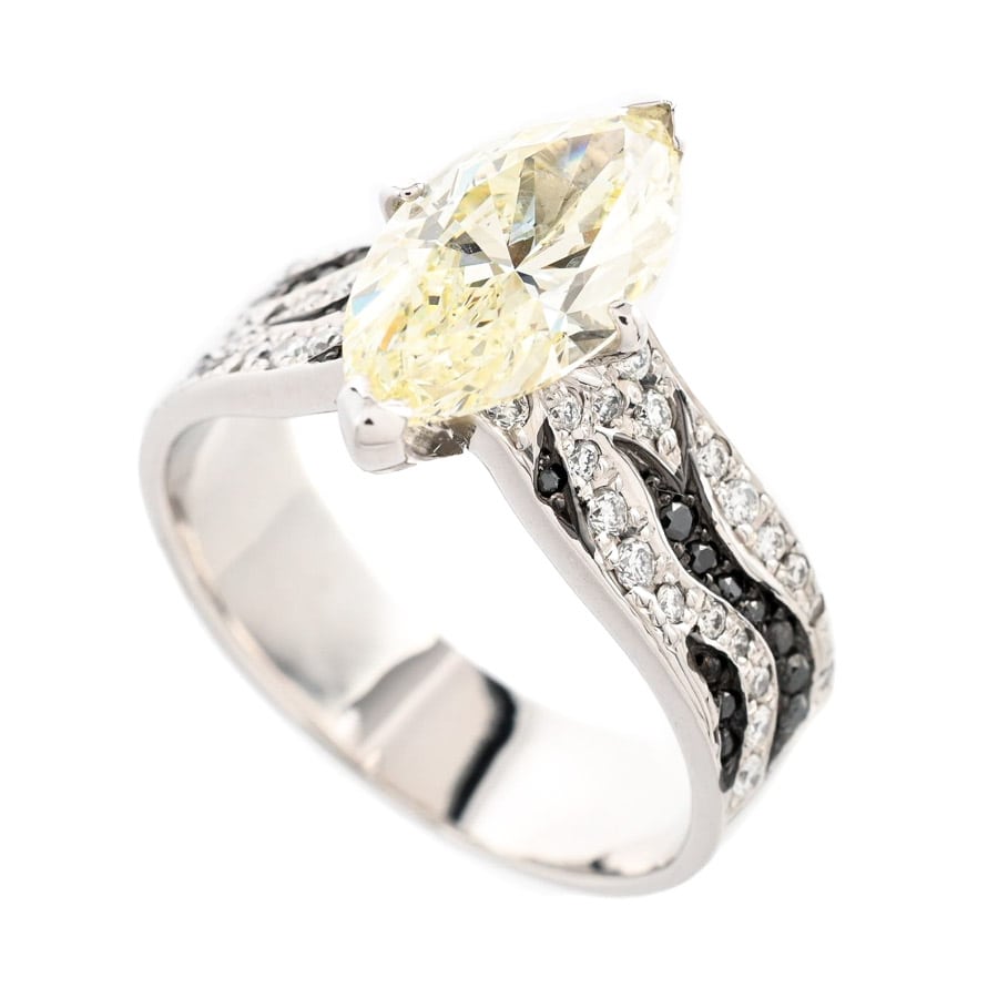 【中古A品】  ノンブランドジュエリー ダイヤ ブラックダイヤ リング   K18ホワイトゴールド 横浜関内店