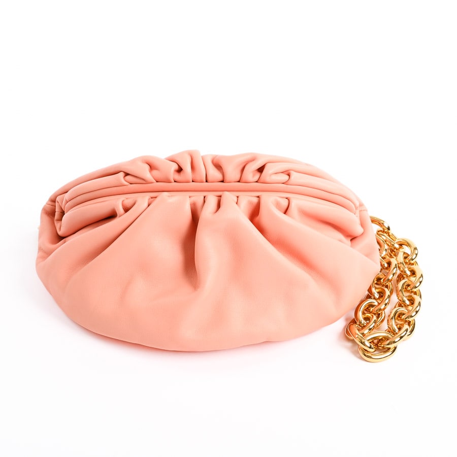 【中古A品】  ボッテガヴェネタ ザチェーンボディバッグ  651445 カーフ 横浜関内店