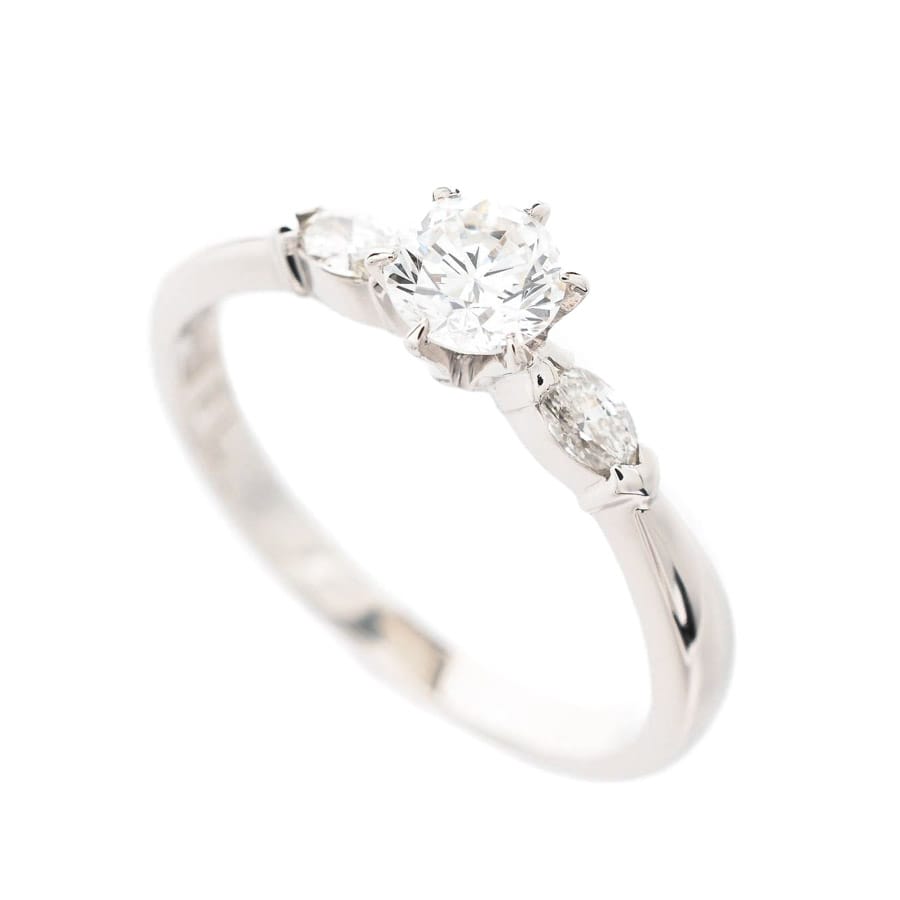 【中古A品】  ノンブランドジュエリー ダイヤ リング   プラチナ900 元町本店