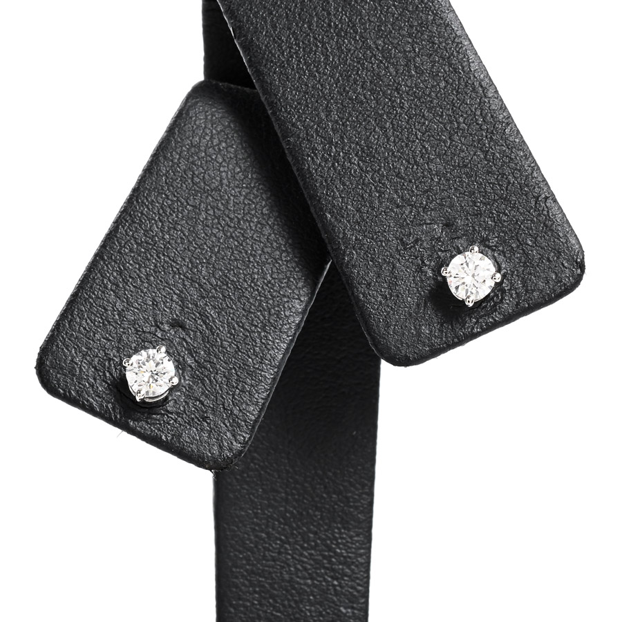 【中古A品】  ティファニー ソリティア スタッド   Pt950 元町本店