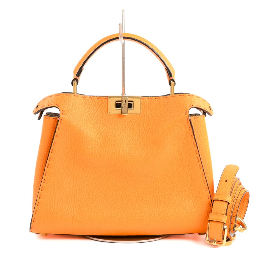 【中古A品】  フェンディ ピーカブーアイコニックエッセンシャリー セレリア 8BN302-SMT 型押しレザー 新宿歌舞伎町店