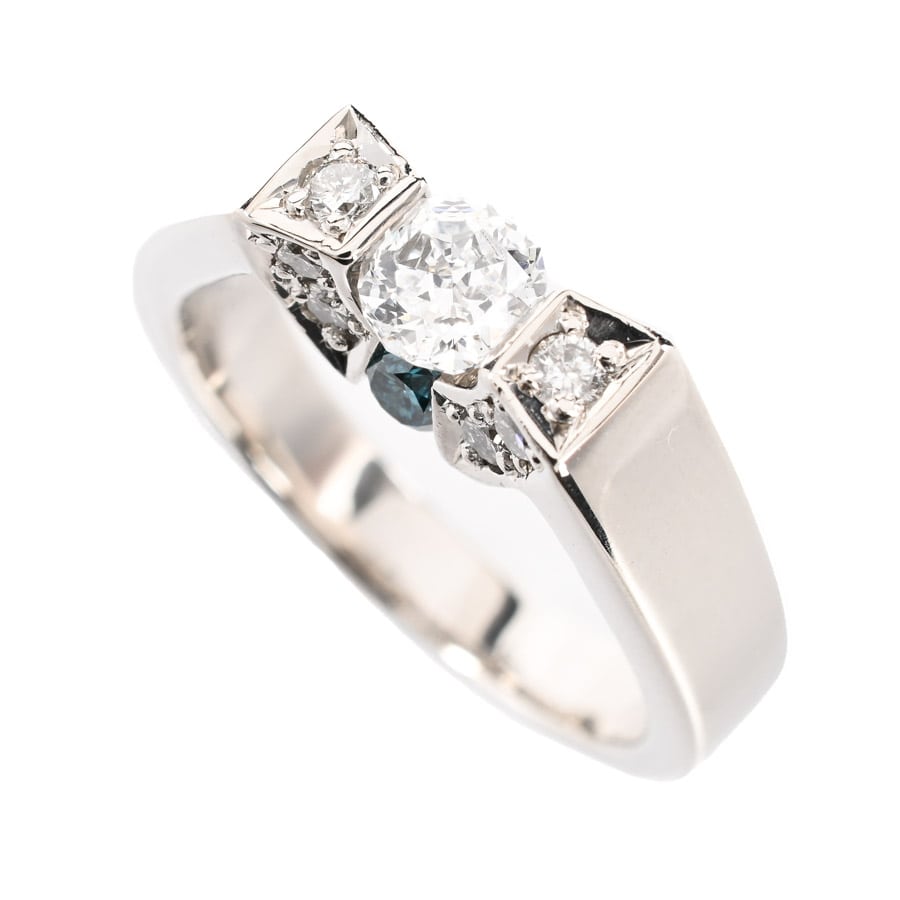 【中古A品】  ノンブランドジュエリー ダイヤ リング   プラチナ900 横浜関内店