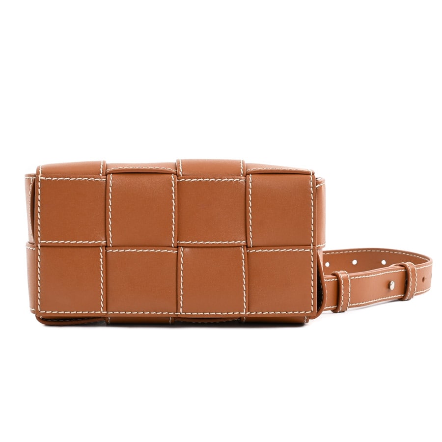 【中古A品】  ボッテガヴェネタ カセットボディバッグ   マキシイントレチャート 横浜関内店