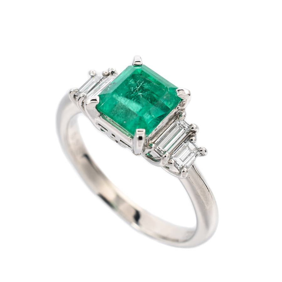 【中古A品】  ノンブランドジュエリー エメラルド リング   プラチナ900 銀座