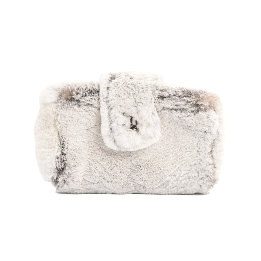 【中古A品】  シャネル マルチコンパクトポーチ  A68781 ファー 新宿歌舞伎町店