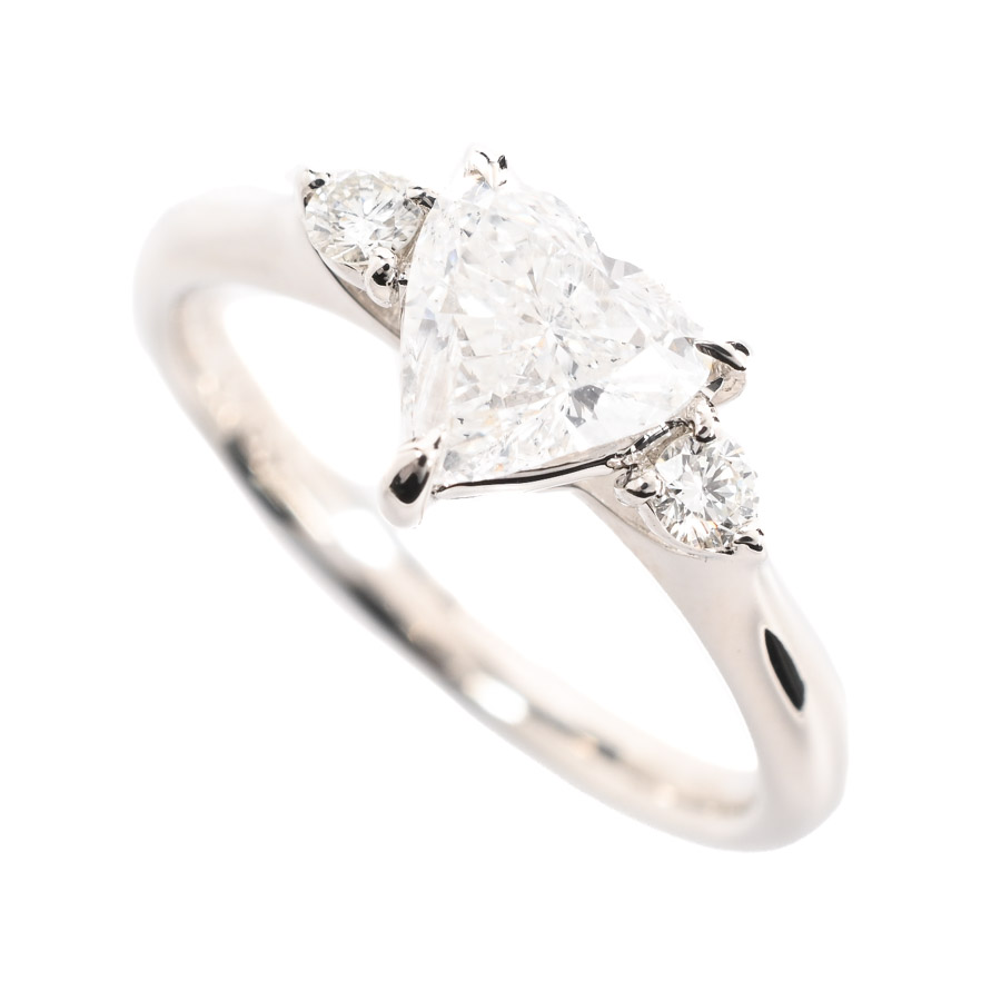 【中古A品】  ノンブランドジュエリー ダイヤ リング   プラチナ900 横浜関内店