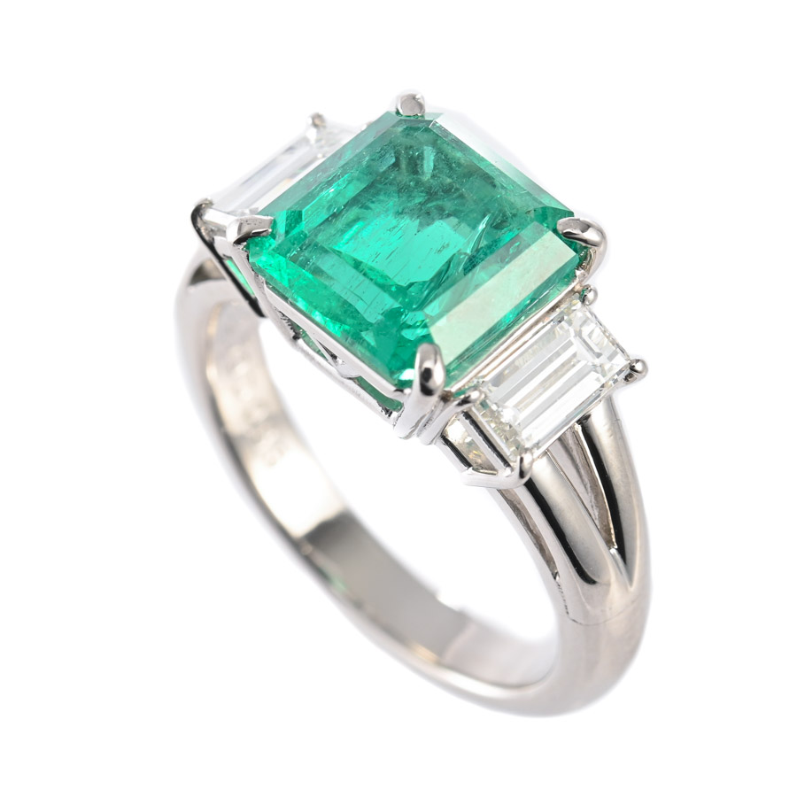 【中古A品】  ノンブランドジュエリー エメラルド リング   プラチナ900 横浜関内店