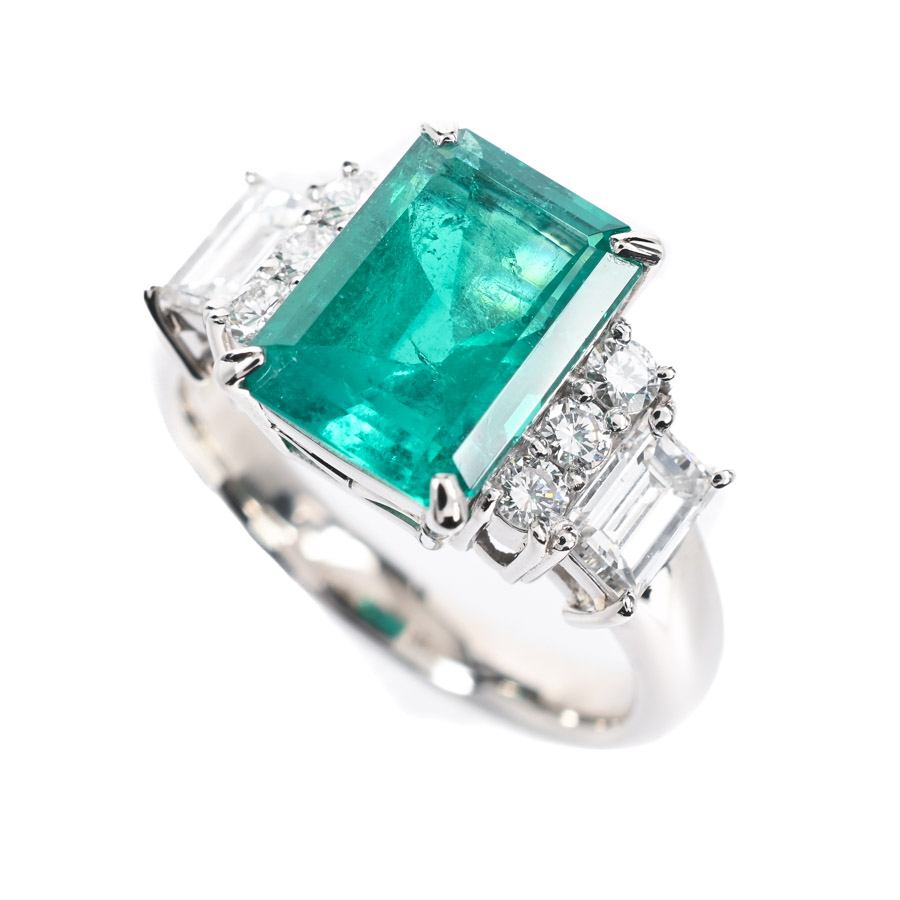 【中古A品】  ノンブランドジュエリー エメラルド リング   プラチナ900 横浜関内店