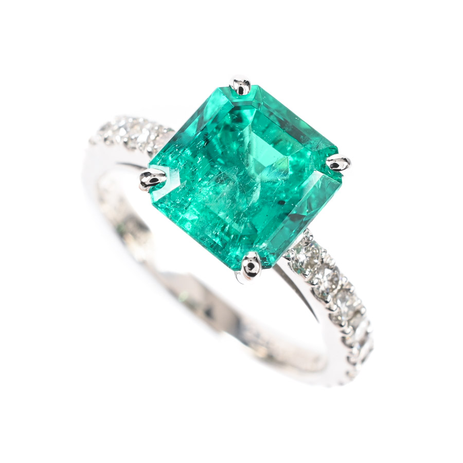 【中古A品】  ノンブランドジュエリー エメラルド リング   プラチナ900 横浜関内店