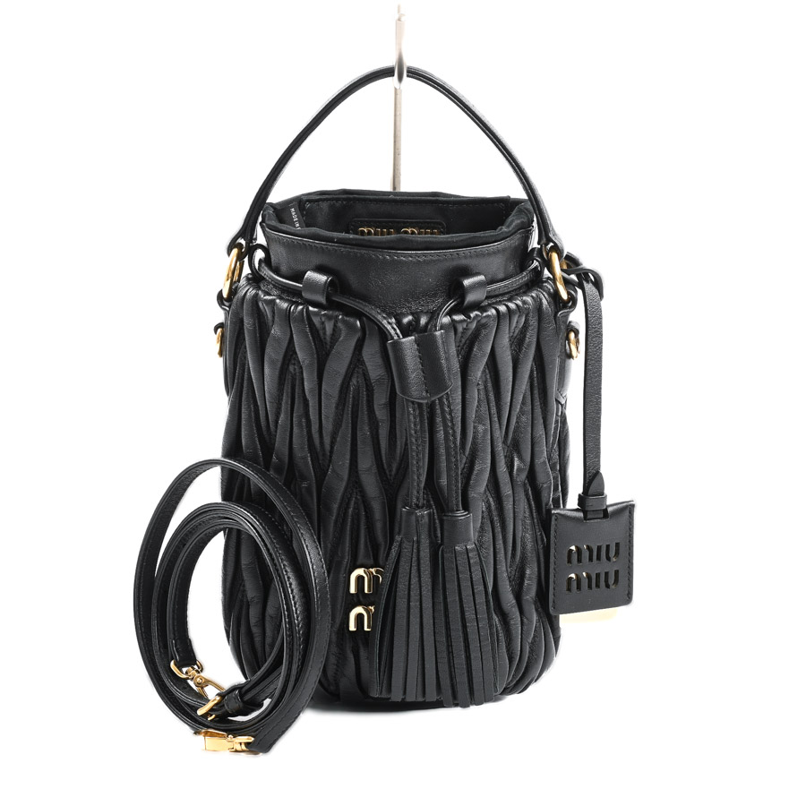 【中古A品】  ミュウミュウ ミニバケットショルダーバッグ  5BE084 ラムスキン 新宿歌舞伎町店