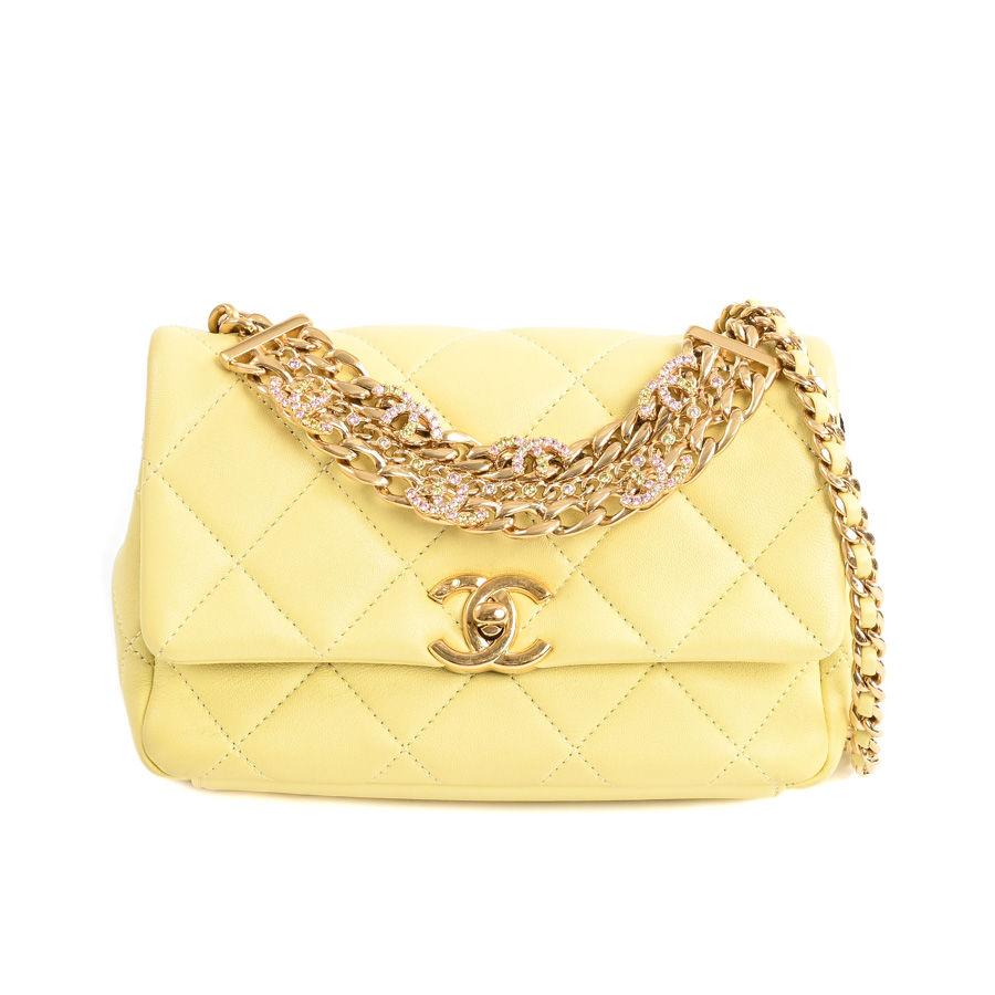 【中古AB品】  シャネル チェーンショルダーバッグ  AS4595 ラムスキン 新宿歌舞伎町店