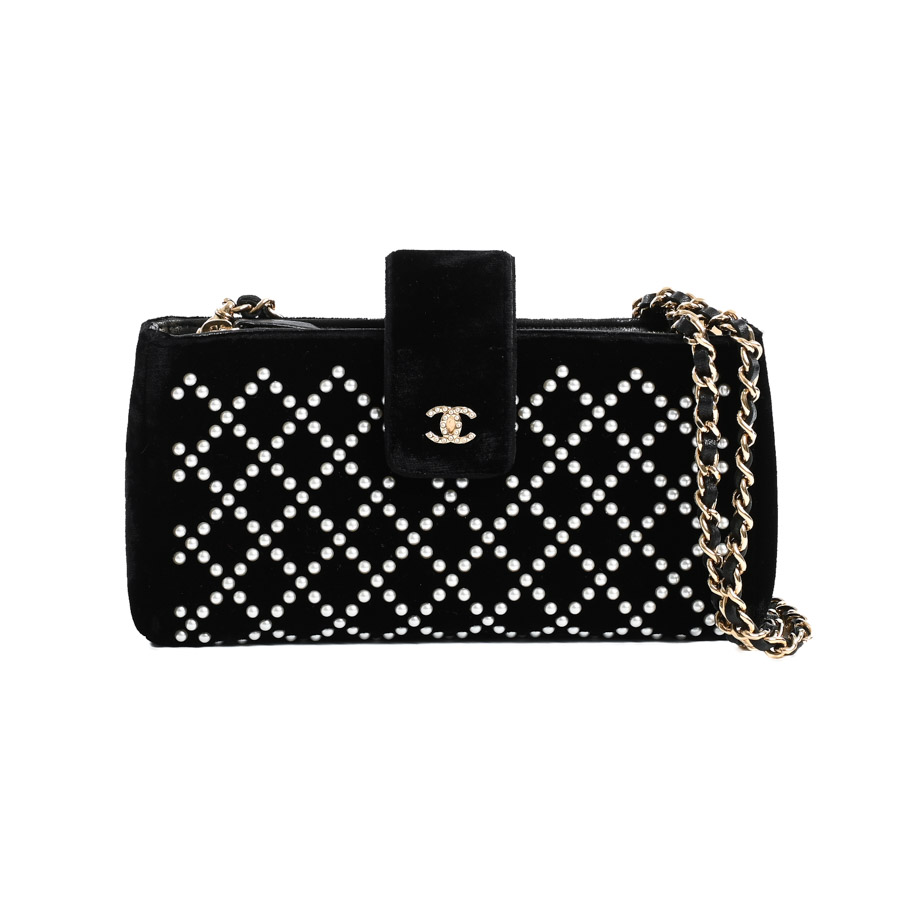 【中古AB品】  シャネル チェーンショルダーバッグ   ベロア 新宿歌舞伎町店