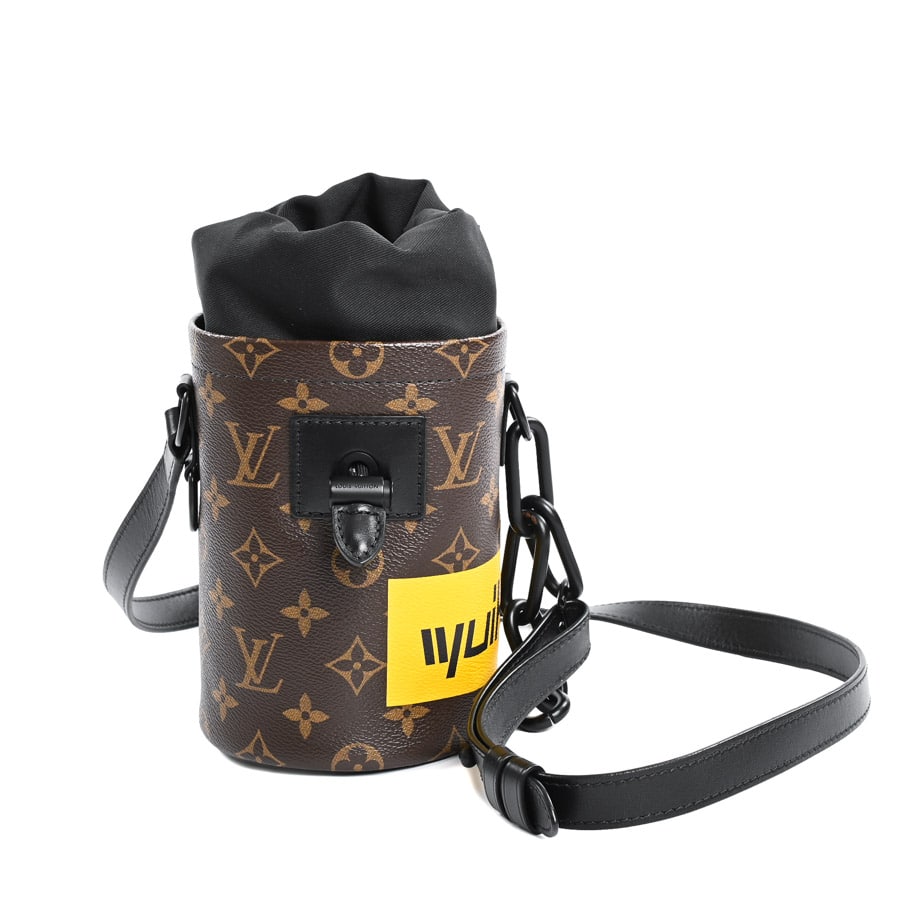 【中古AB品】  ルイヴィトン チョークナノバッグ モノグラム M44632  新宿歌舞伎町店